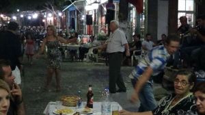 Το γλέντι στην πλατεία του χωριού (2η ημέρα)