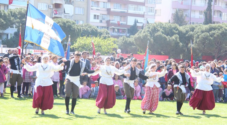Το Χορευτικό του Λαογραφικού Συλλόγου στο Διεθνές Φεστιβάλ Χορού στην Πέργαμο της Τουρκίας