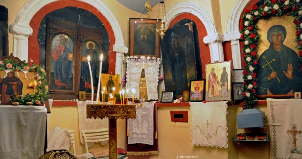 Το εσωτερικό του σπηλαίου Αγίας Παρασκευής